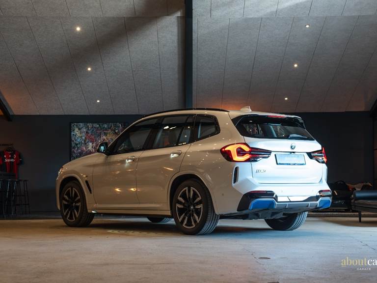 BMW iX3 Charged M-Sport