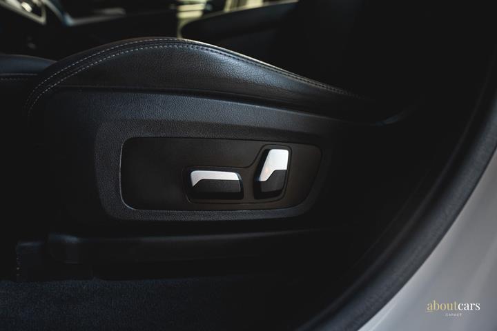 Hvid BMW iX3 fra 2023