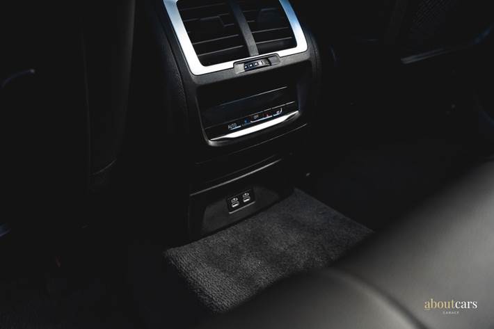 Hvid BMW iX3 fra 2023