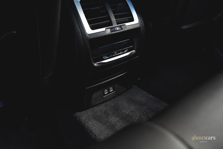 Hvid BMW iX3 fra 2023