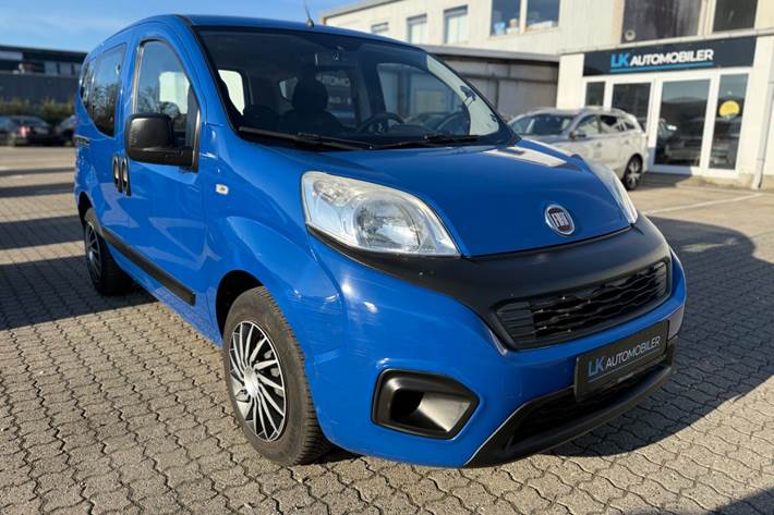Blå Fiat Qubo fra 2017