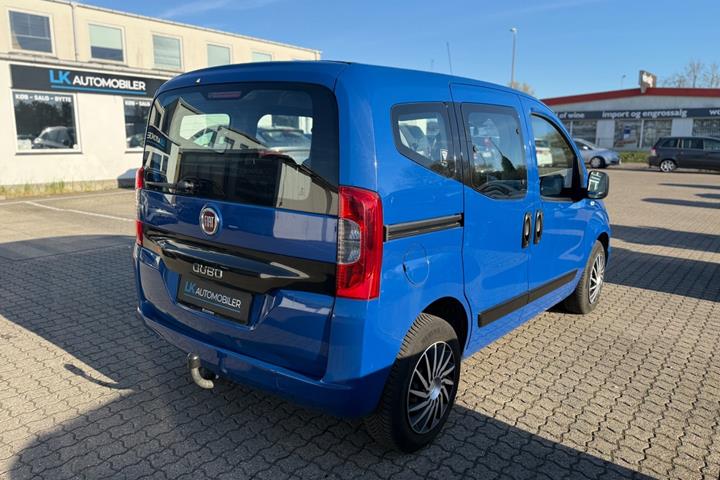Blå Fiat Qubo fra 2017