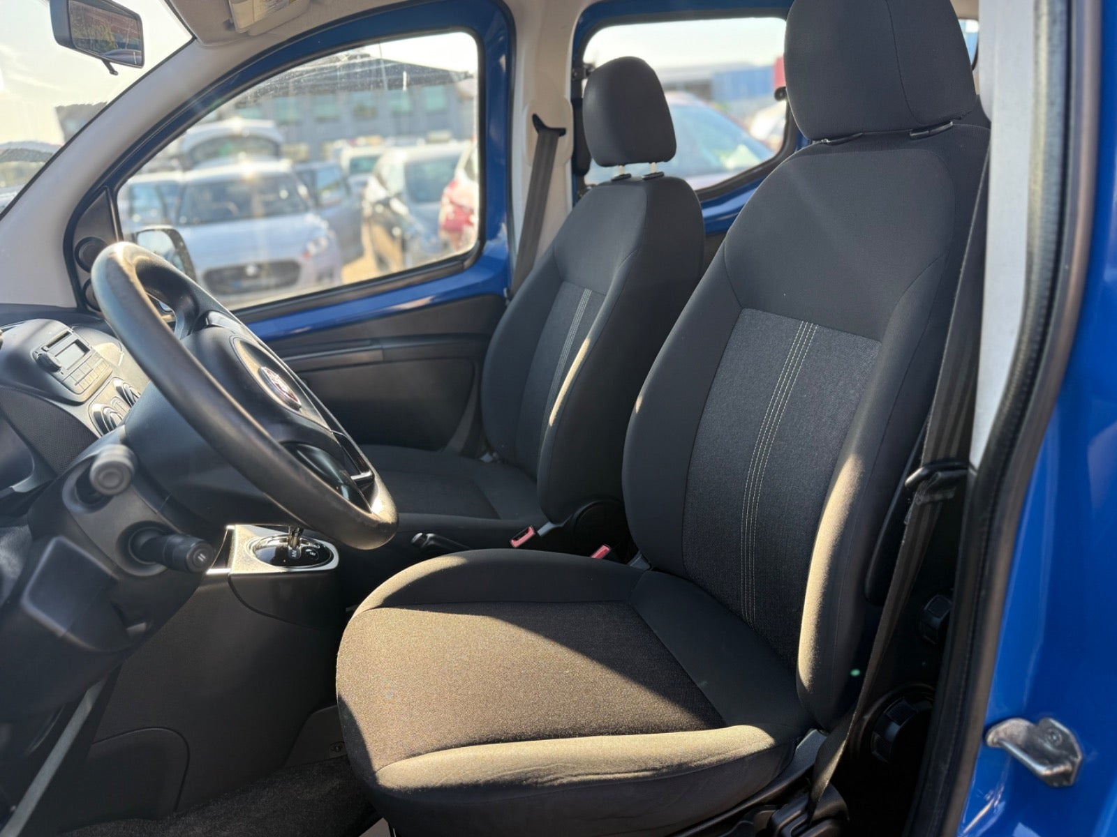 Blå Fiat Qubo fra 2017