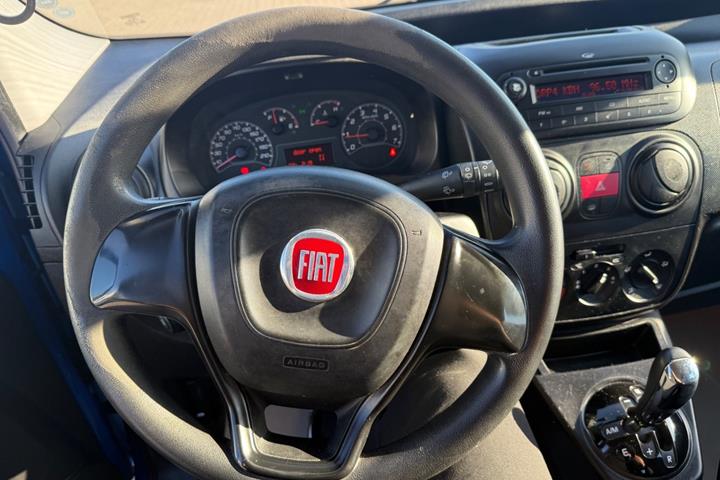 Blå Fiat Qubo fra 2017