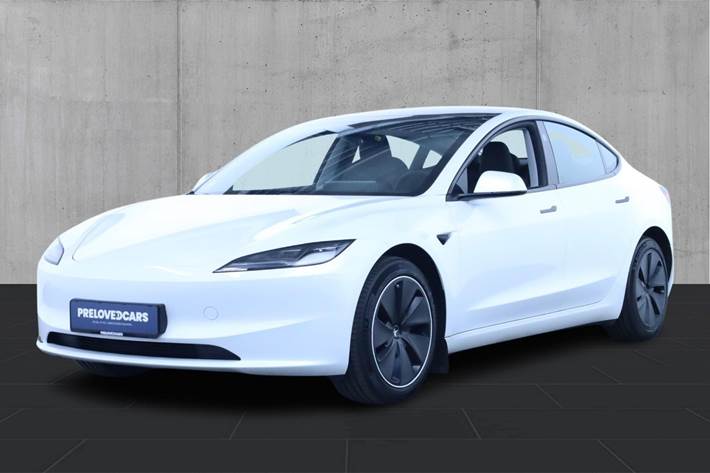 Hvid Tesla Model 3 fra 2025