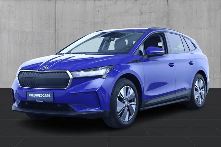 Blå Skoda Enyaq fra 2021 set udefra