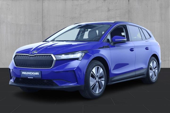 Blå Skoda Enyaq fra 2021 set udefra