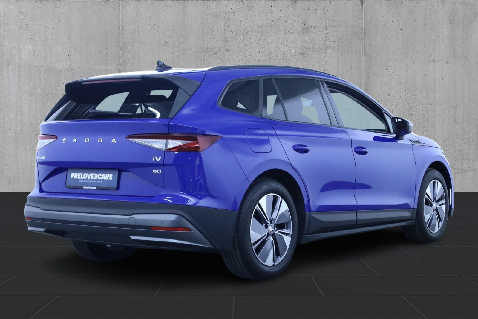 Blå Skoda Enyaq fra 2021
