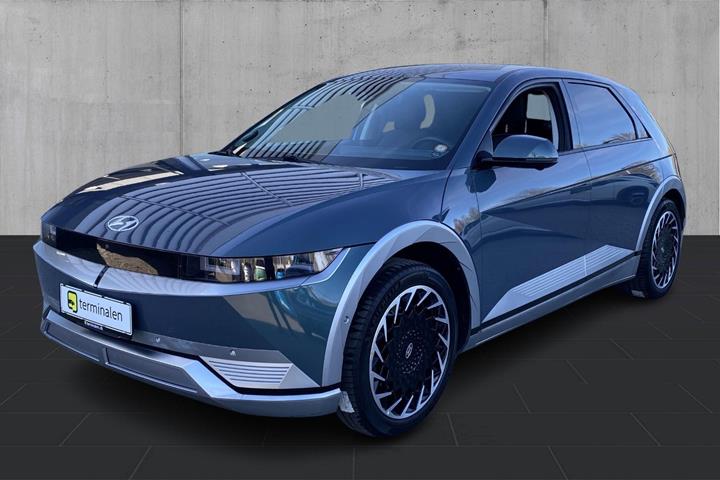 Grøn Hyundai Ioniq 5 fra 2022 set udefra