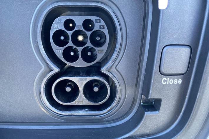 Hvid Polestar 4 fra 2024