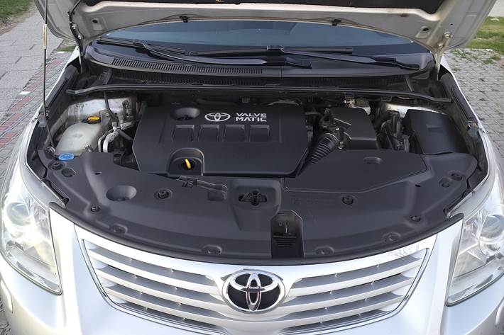 undefined Toyota Avensis fra 2010