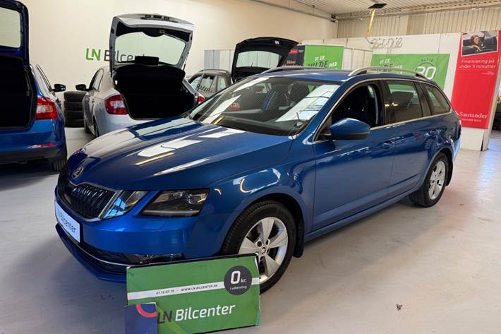Blå Skoda Octavia fra 2018
