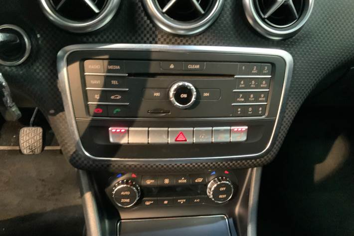 Sort Mercedes A200 fra 2016