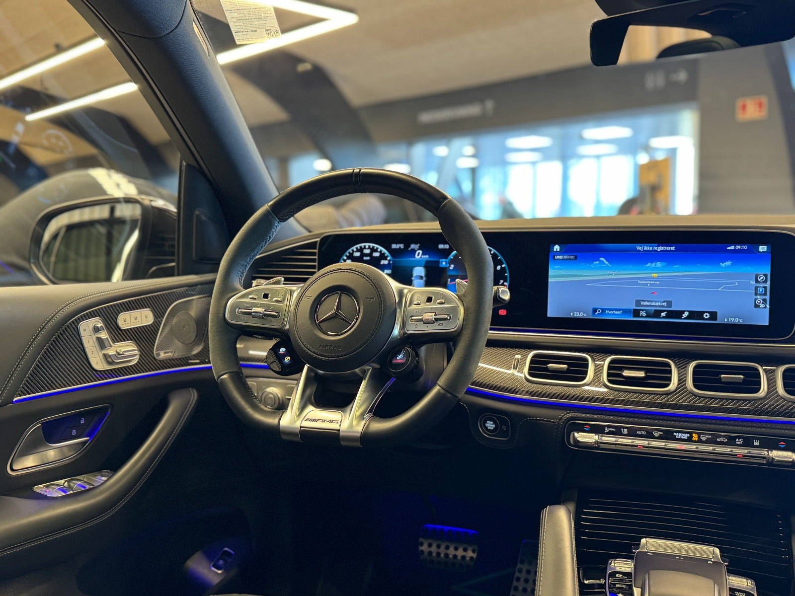 Grå Mercedes GLE63 fra 2022
