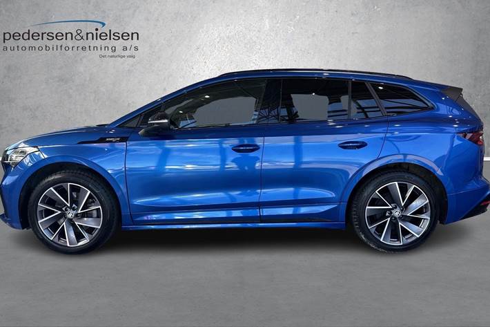 Blå Skoda Enyaq fra 2022