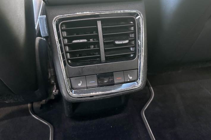 Blå Skoda Enyaq fra 2022