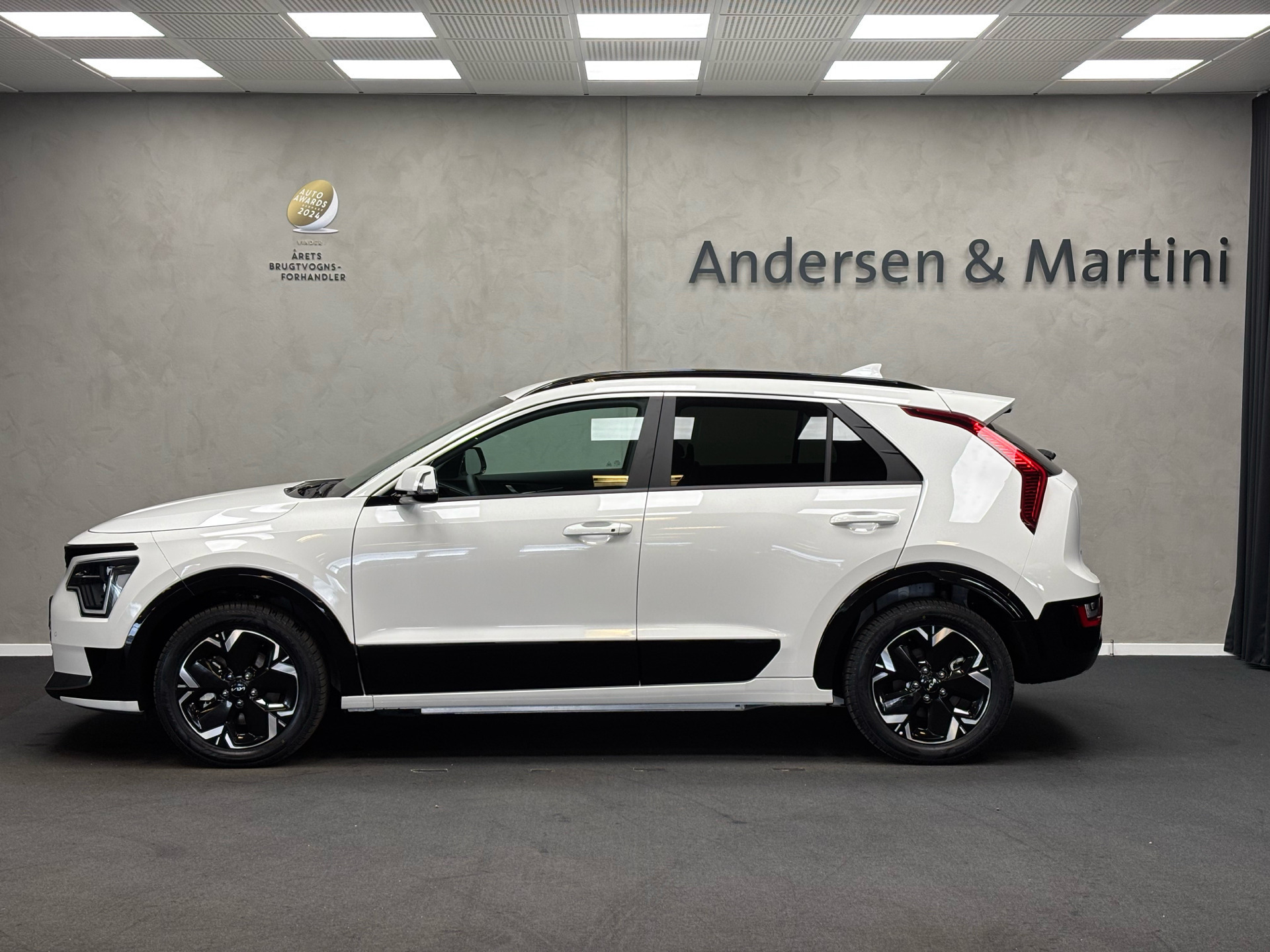 Hvid Kia Niro EV fra 2025