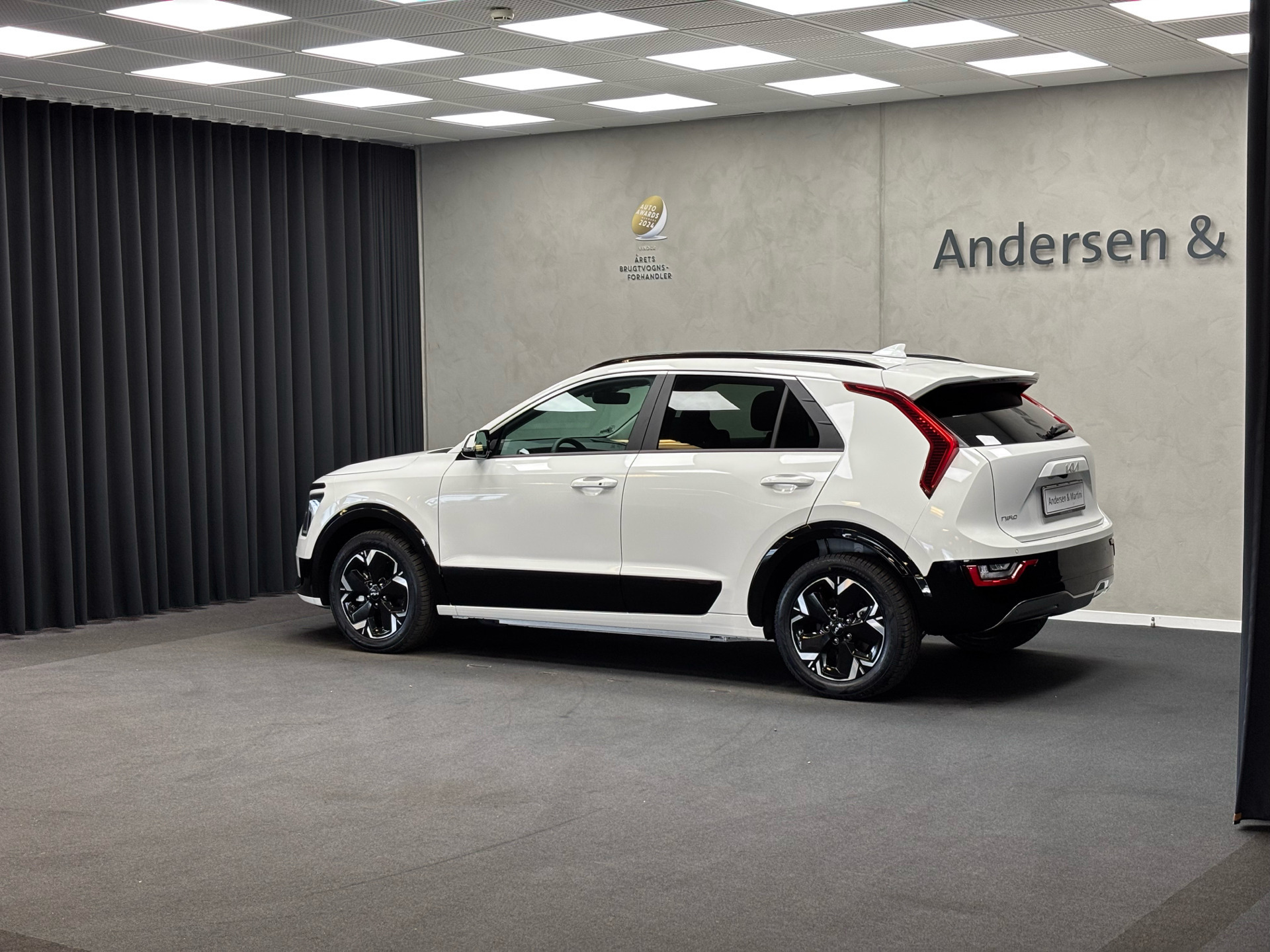 Hvid Kia Niro EV fra 2025