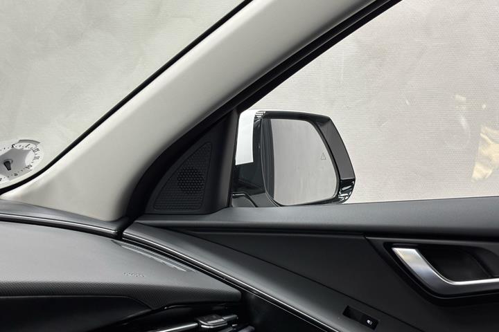 Hvid Kia Niro EV fra 2025