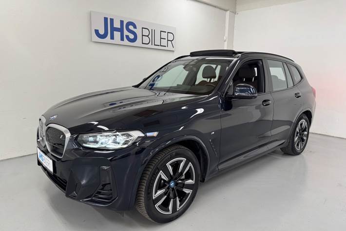 Blå BMW iX3 fra 2022