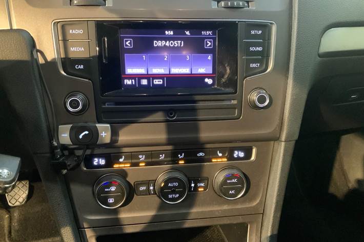 Hvid VW Golf VII fra 2014