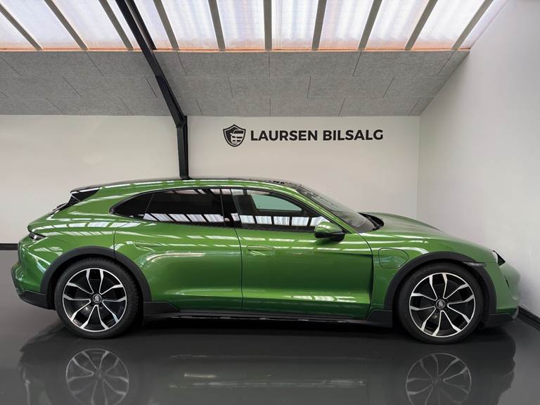 Porsche Taycan 4 Performance+ Cross Turismo