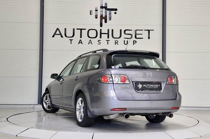 Grå Mazda 6 fra 2006
