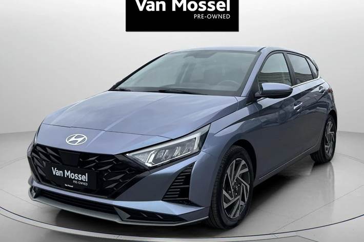 Blå Hyundai i20 fra 2024