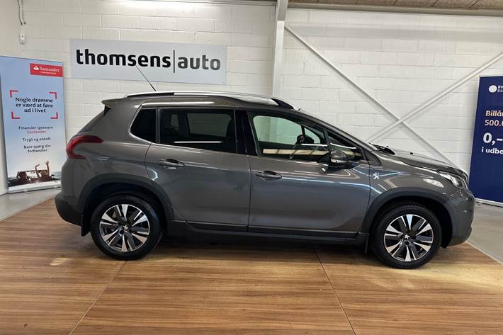 Grå Peugeot 2008 fra 2018