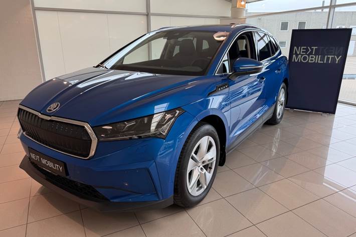 Blå Skoda Enyaq fra 2023