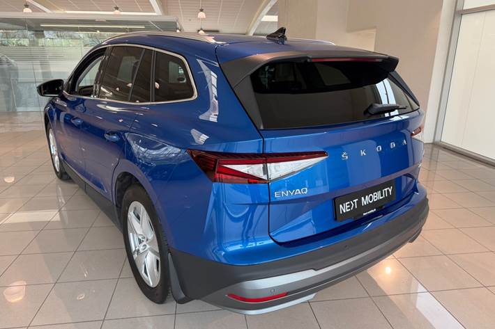 Blå Skoda Enyaq fra 2023