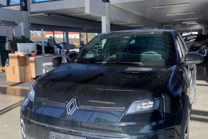 Sort Renault 5 E-Tech fra 2025