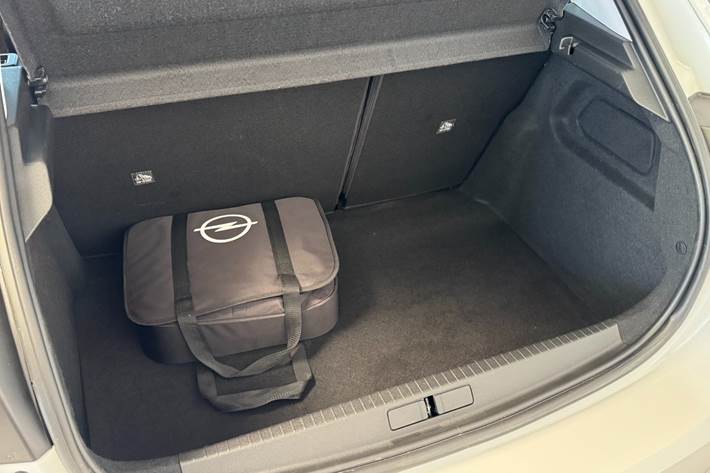 Hvid Opel Corsa-e fra 2022