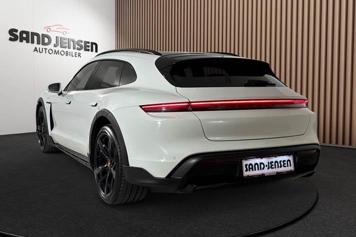 Hvid Porsche Taycan 4S fra 2022