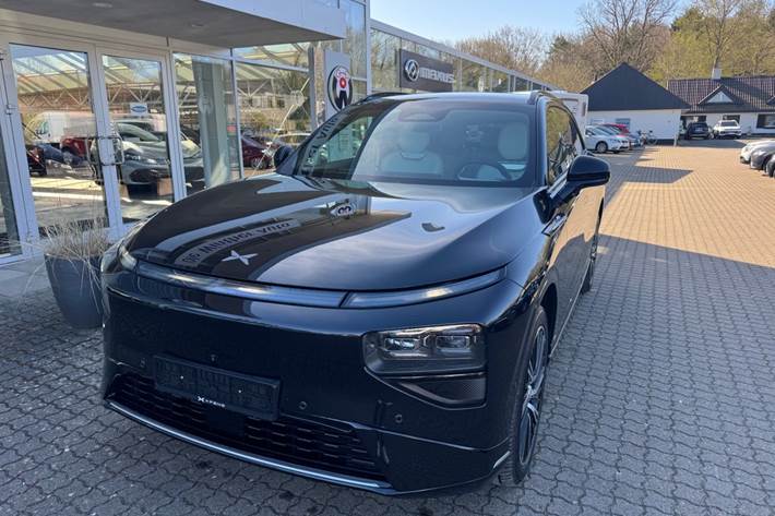 Sort Xpeng G9 fra 2026