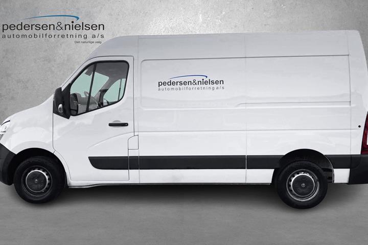Hvid Nissan Interstar fra 2024