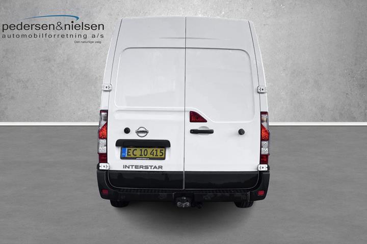 Hvid Nissan Interstar fra 2024