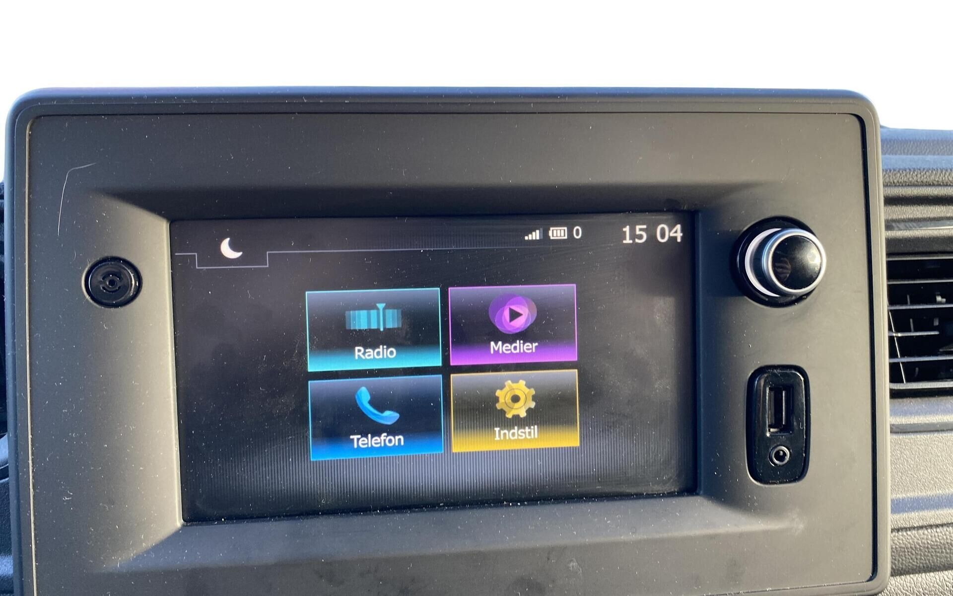 Hvid Nissan Interstar fra 2024