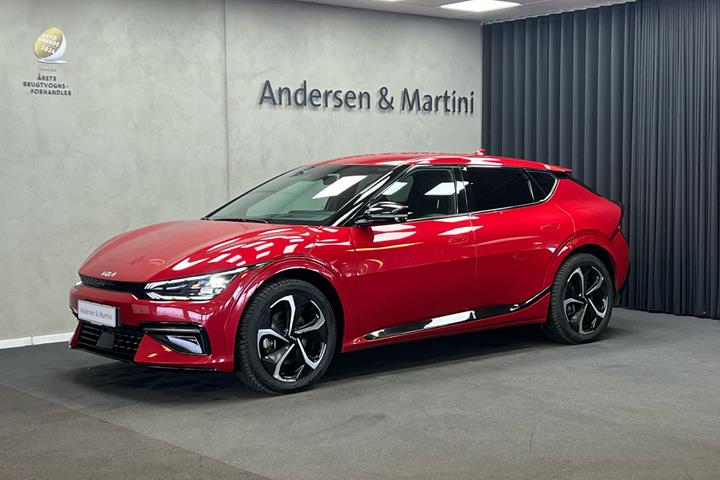 Rød Kia EV6 fra 2022 set udefra