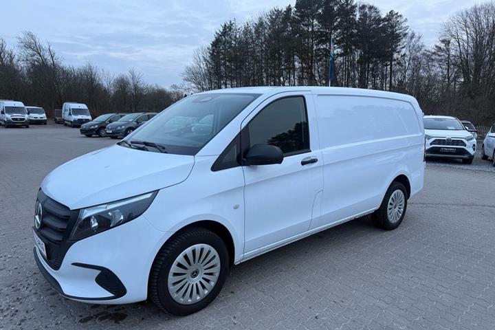Hvid Mercedes Vito fra 2024