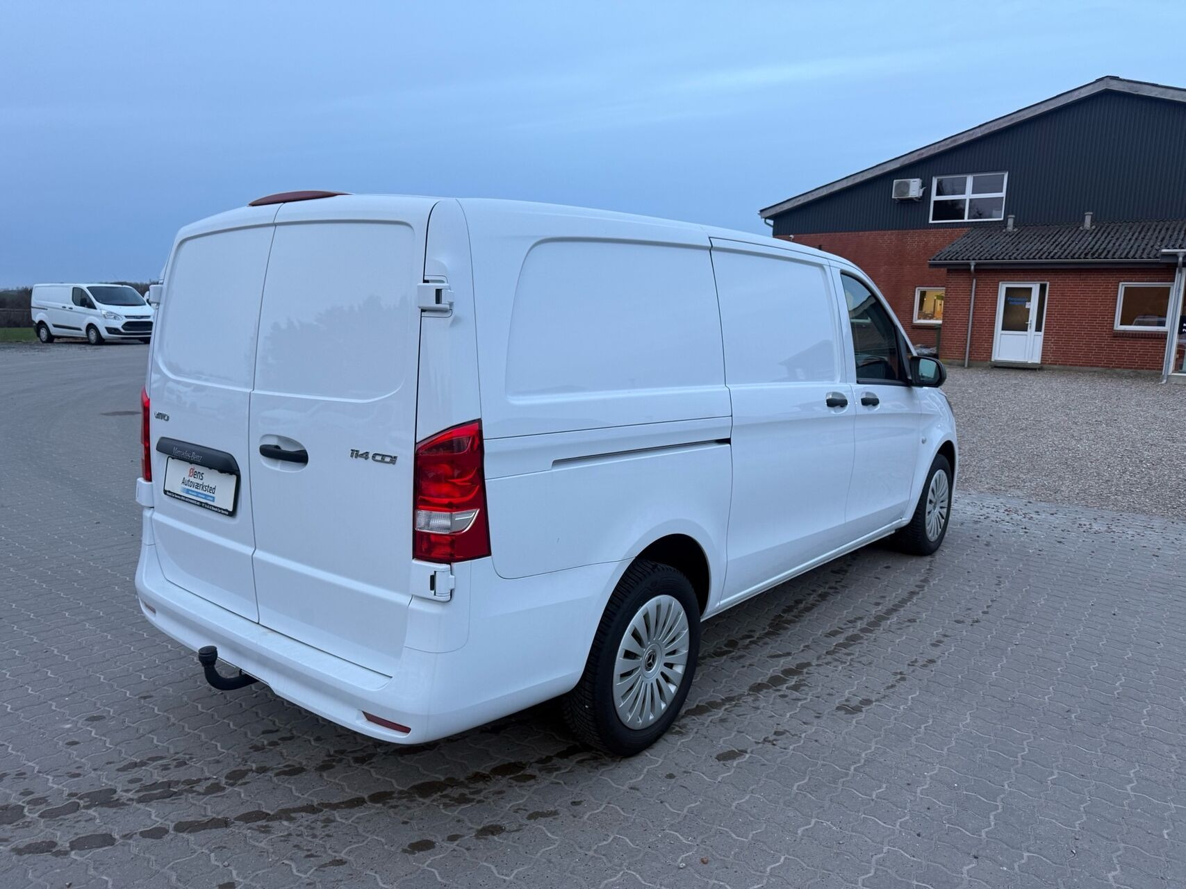 Hvid Mercedes Vito fra 2024