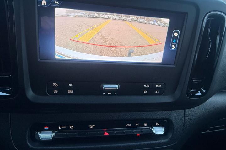 Hvid Mercedes Vito fra 2024