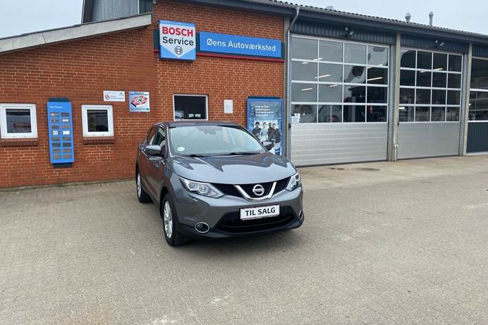 Grå Nissan Qashqai fra 2016