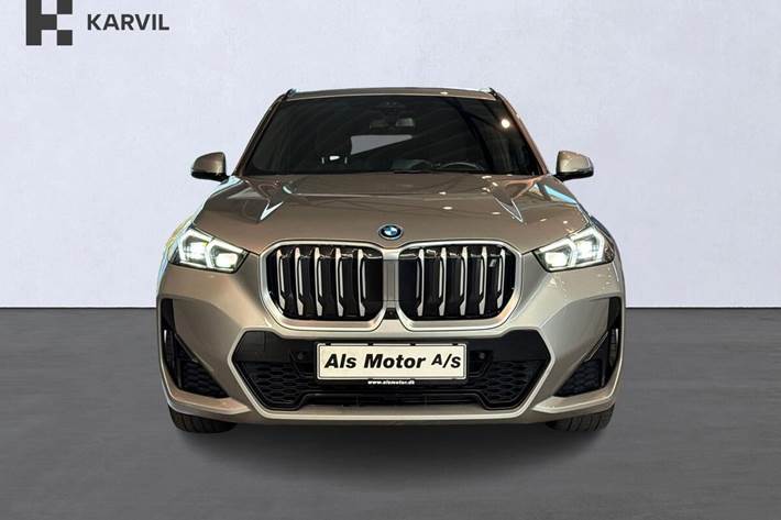 Sølv BMW iX1 fra 2023