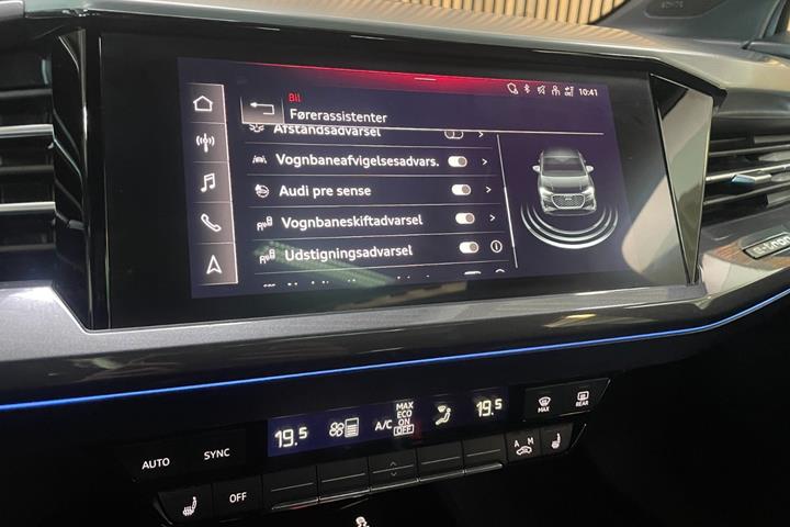 Grå Audi Q4 e-tron fra 2022