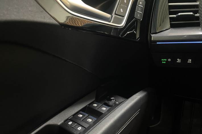 Grå Audi Q4 e-tron fra 2022