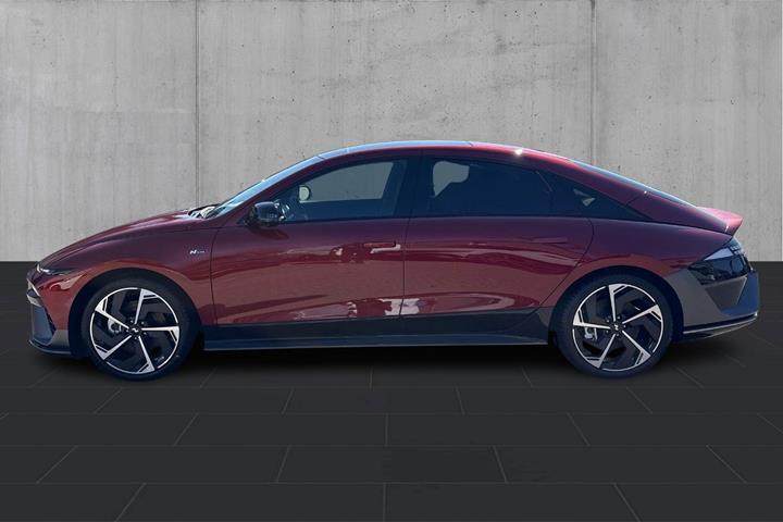 Grå Hyundai Ioniq 6 fra 2026