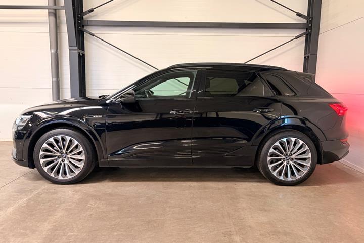 undefined Audi e-tron fra 2021