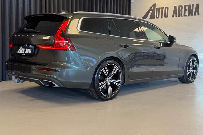 Grå Volvo V60 fra 2019