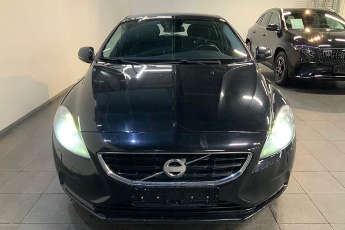 Sort Volvo V40 fra 2014